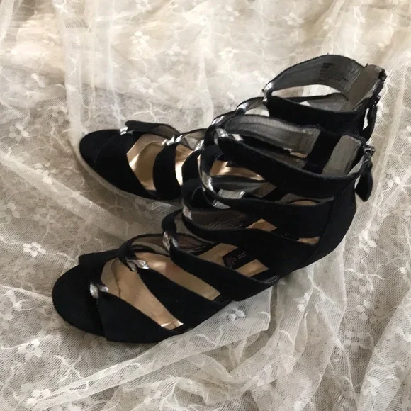 Steve Madden black suede wedge heel shoes - Picture 3 of 8